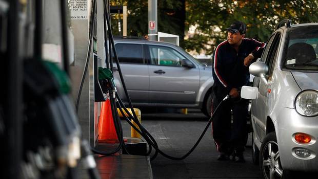 Hasta $18 por litro bajarían las bencinas a partir del 18 de diciembre