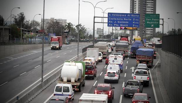 Autopistas de Santiago anuncian un reajuste de un 9% en sus tarifas