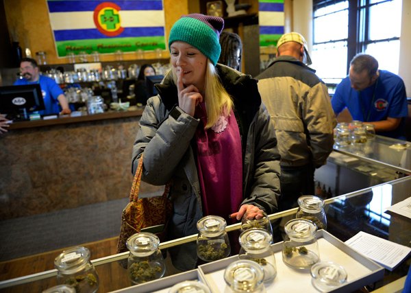 Industria de la marihuana legal impulsa una "Navidad Verde" en Colorado