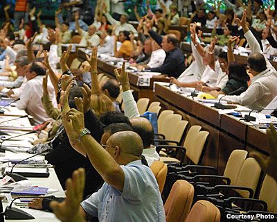 Asamblea de Cuba aprueba por unanimidad normalizar la relación con EE.UU.