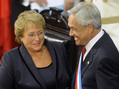 Gobiernos de Bachelet y Piñera se enfrentan por creación del Bono Marzo