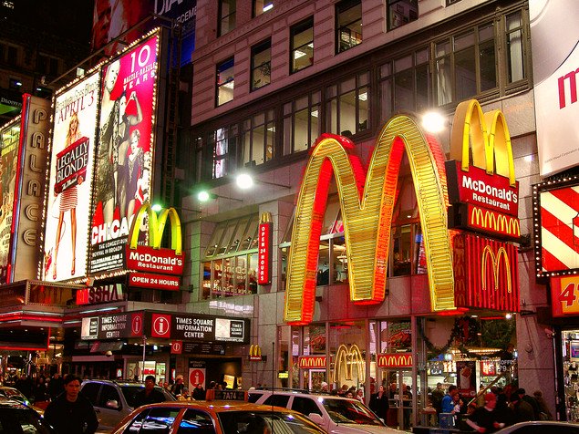 McDonald's retirará pollo y leche con hormonas artificiales en EE.UU