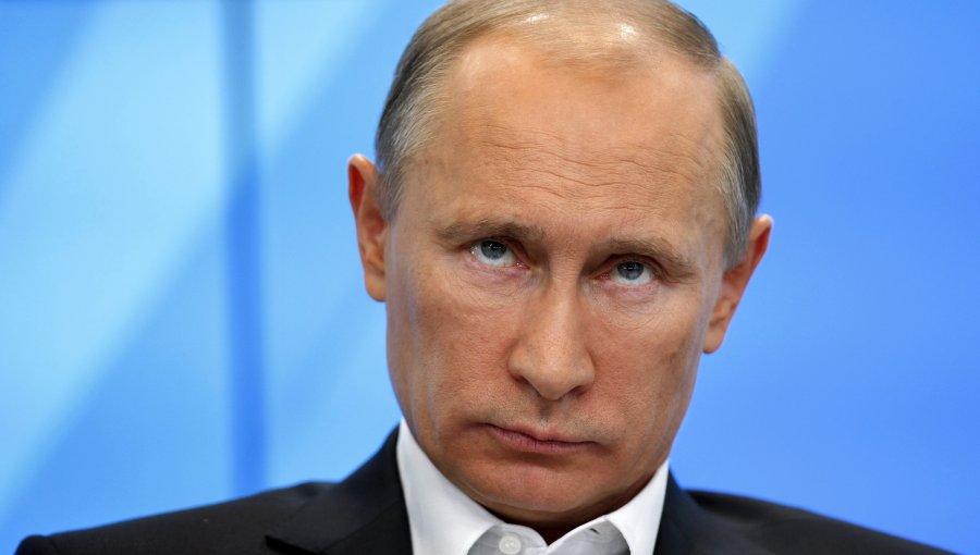 Presidente Putin se baja el sueldo en un 10 % por recesión de la economía