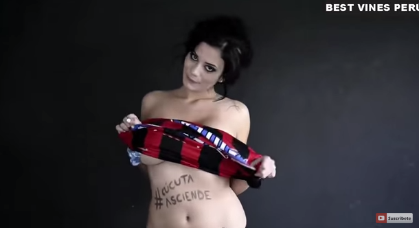 Video: Bella periodista se desnudó para celebrar el ascenso de su equipo