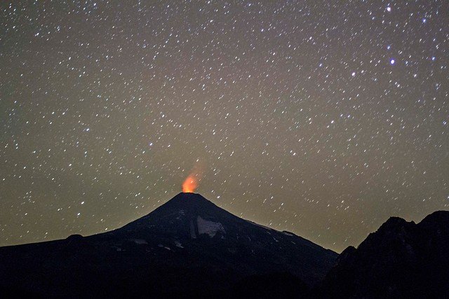 De a poco aumenta la actividad del volcán Villarrica