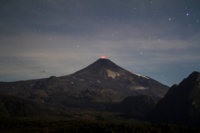 Amplían radio de restricción alrededor del volcán Villarrica
