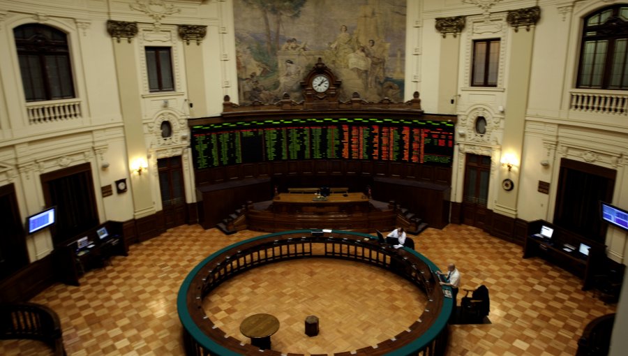 La Bolsa de Santiago cae 1,25 % su baja más fuerte en tres meses