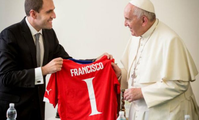 Papa Francisco le deseó suerte a Chile en Copa América tras visita de Jadue