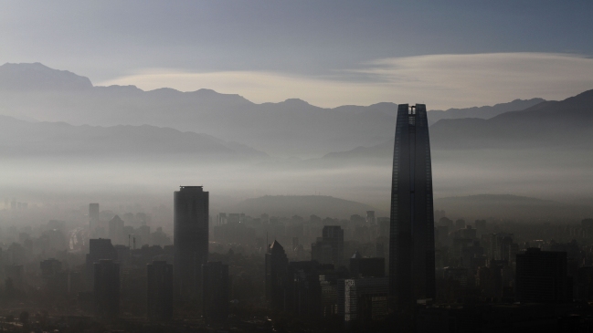 Decretan alerta ambiental este domingo en Santiago