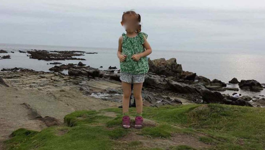 Te dará escalofríos: Extraño fenómeno en foto de una niña se vuelve viral