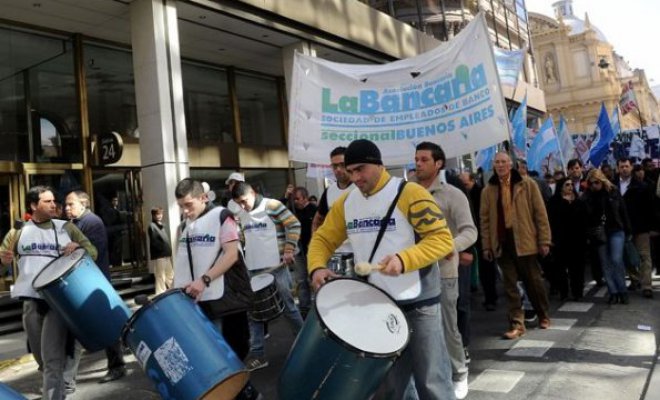 Gremio bancario argentino realiza segundo día de paro por reclamo salarial