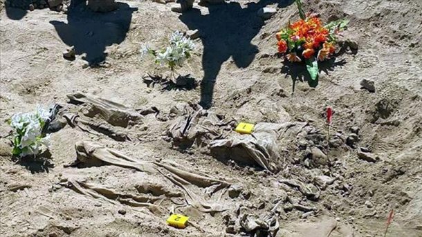 Exhuman 470 cadáveres de soldados iraquíes asesinados por el EI en Tikrit