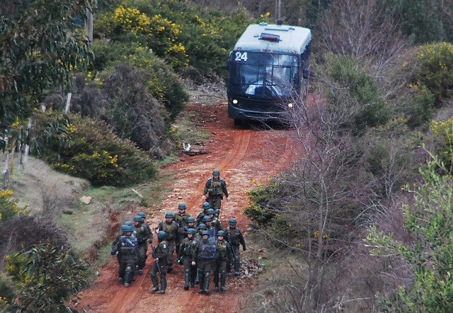 Conflicto Mapuche: Comuneros se toman predio y se enfrentan a Carabineros