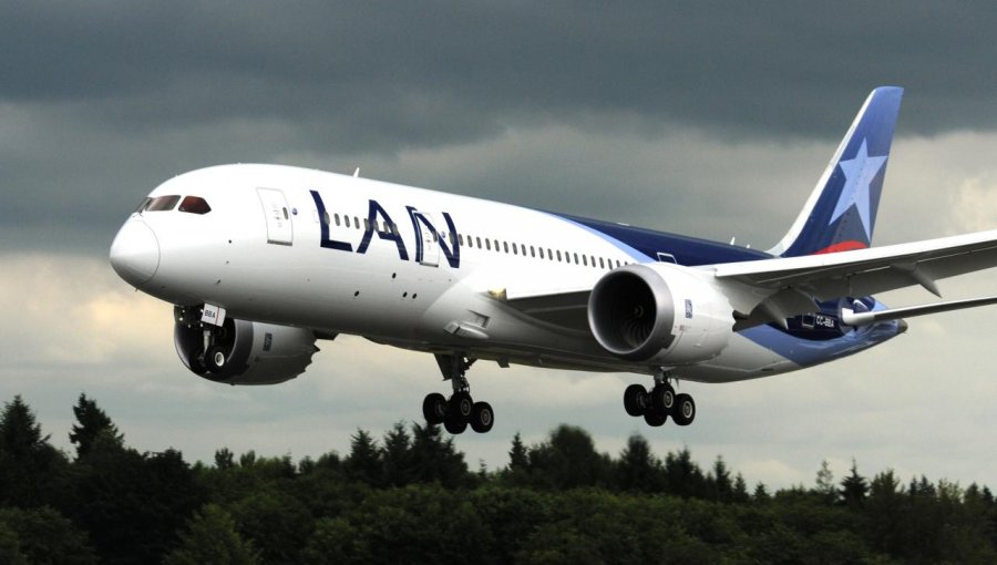 Aerolínea LAN cancela vuelos a Iquique debido a sistema frontal
