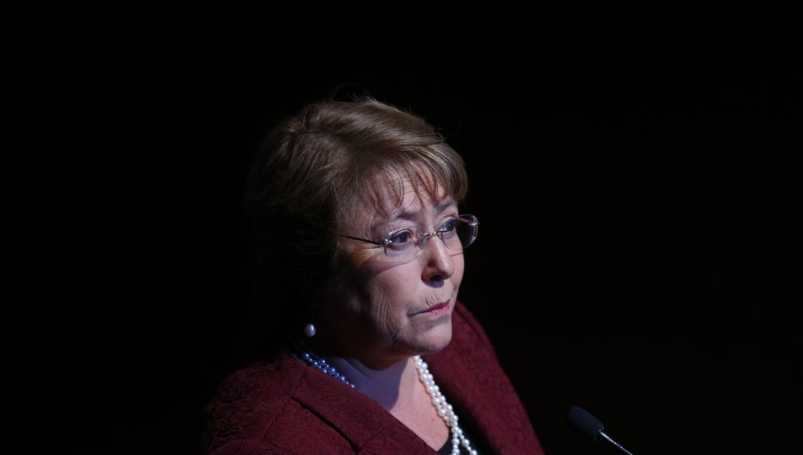 Aprobación a Presidenta Bachelet vuelve a retroceder en sondeo de Cadem