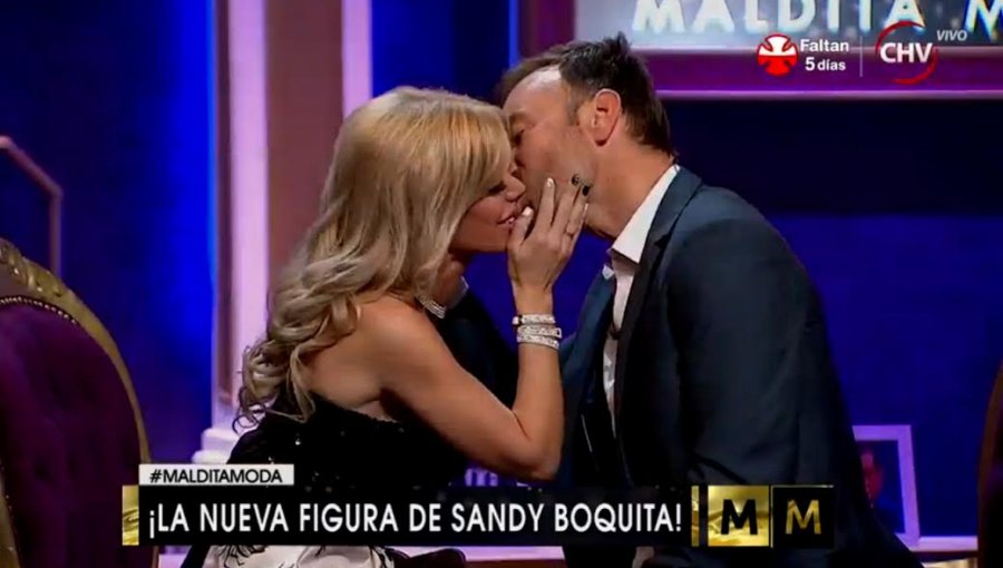 El apasionado beso de Jordi Castell y Sandy Boquita