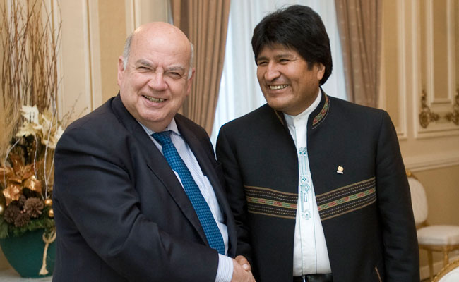 Morales invita a nuevo agente chileno a dialogar sobre litigio marítimo