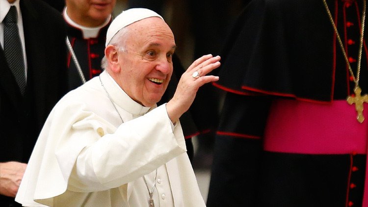 Una nueva broma del papa Francisco sorprende a una reportera mexicana