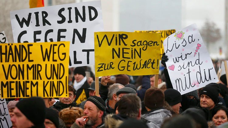 Un alcalde alemán, abucheado por decir que las niñas no deben "provocar" a los refugiados
