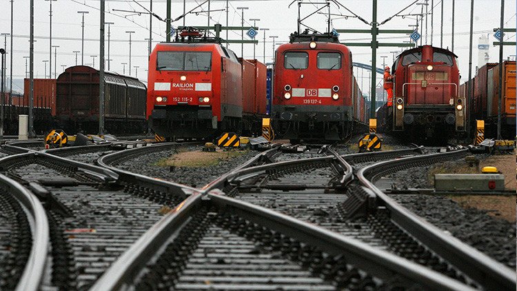 Al menos 8 muertos y 100 heridos por choque de trenes en Alemania