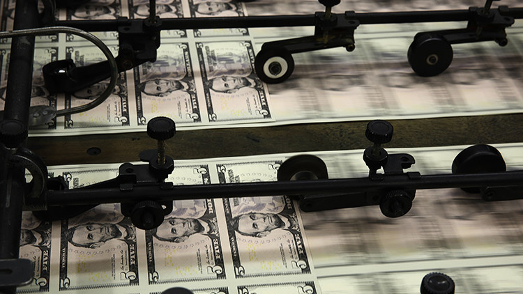 ¿Es "arrojar dinero desde helicópteros" la fórmula mágica para salvar la economía?