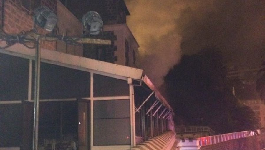 Incendio de madrugada afectó al Club Árabe de Viña del Mar