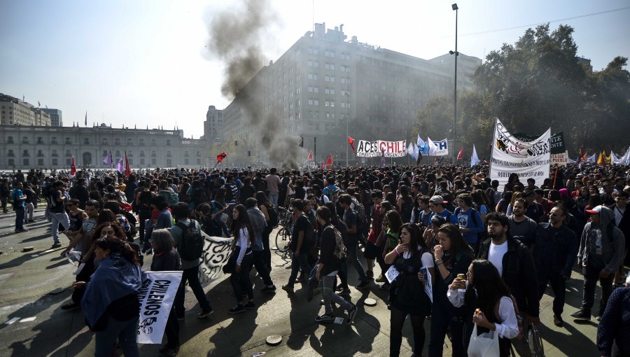 Santiago en Alerta: Estudiantes marcharan sin permiso por la Alameda