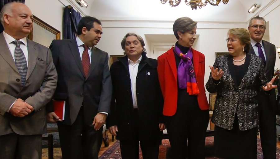 Caso Caval: Nueva Mayoría se cuadra con Bachelet ante publicación de prensa que la involucra