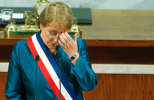 Adimark: Presidenta Bachelet logra mínimo histórico de aprobación de 24%