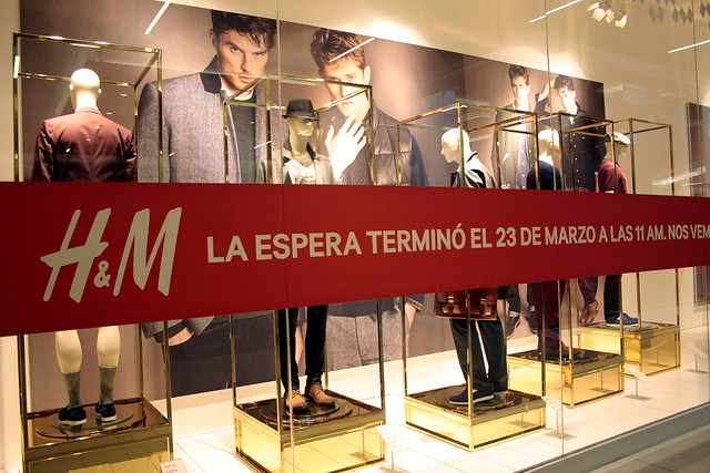 Cliente de H&M recibe masivo apoyo por rechazo a tallas de la tienda