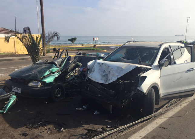 Fatal accidente deja dos fallecidos y ocho heridos en Antofagasta