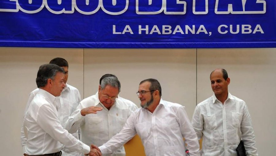 El Gobierno de Colombia y las FARC anuncian un histórico acuerdo para el alto el fuego