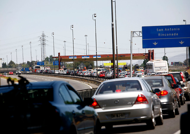 Fin de Semana largo: Más de 313 mil vehículos,3 mil autos por hora, salen de Santiago