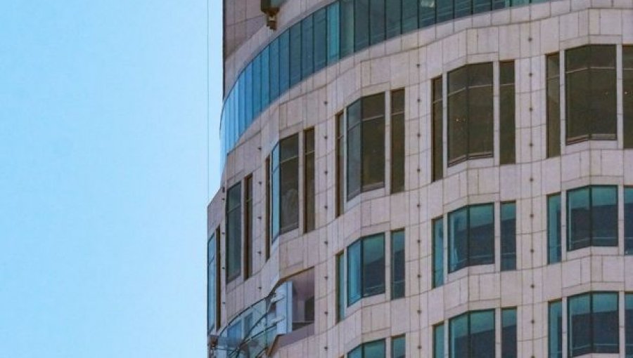 Fotos: Conoce el tobogán de vidrio que se inauguro a 305 metros de altura