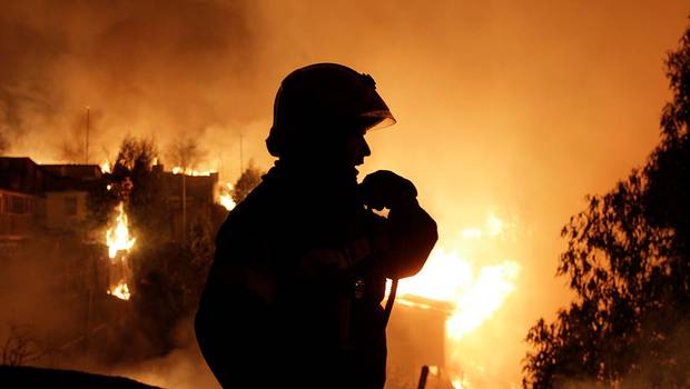 Fatal incendio en vivienda de Conchalí deja a dos niños fallecidos