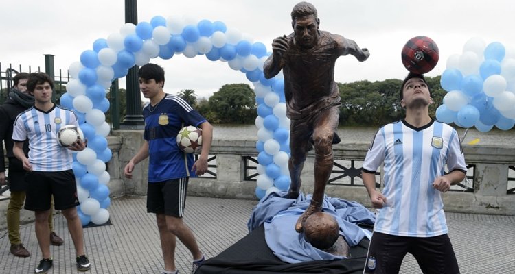 Lionel Messi ya tiene su estatua en Buenos Aires