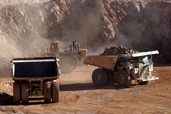 Actividad económica crece 1,8% en mayo, pero Imacec minero sigue cayendo