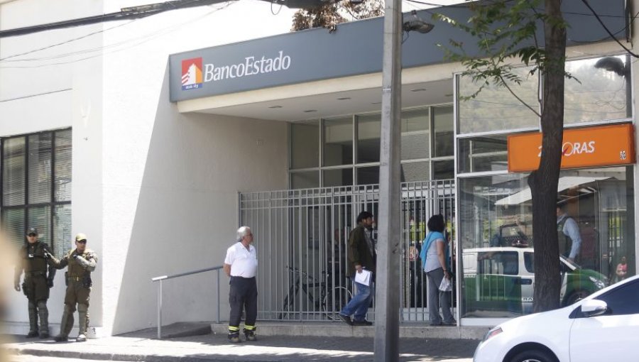 Conchalí: Intentó de robo a cajero en Banco Estado deja graves destrozos