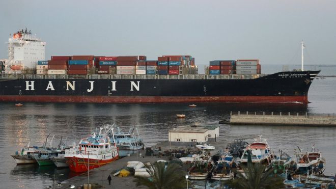 La flota naviera con 540.000 contenedores que ningún puerto del mundo quiere recibir