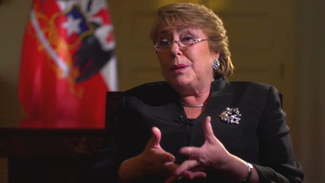 Bachelet a la BBC sobre el aborto: "Soy una convencida de que las mujeres deben tener la posibilidad de decidir"