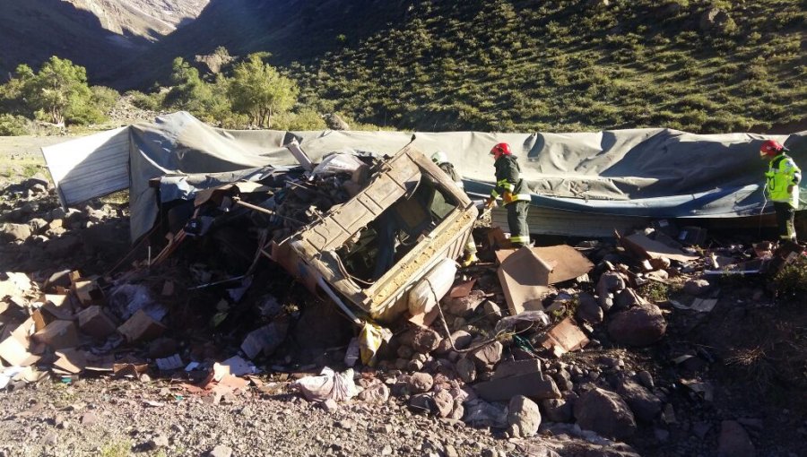 Volcamiento de Camión en Camino Internacional deja un muerto en Los Andes