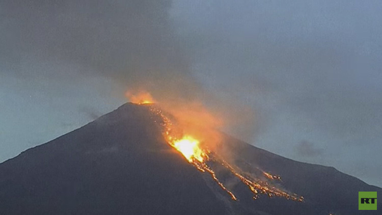 Violenta erupción del volcán de Fuego en México