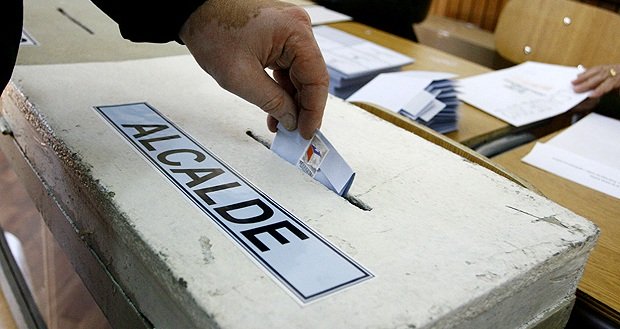 Diputados estudian acuerdo para aplazar elecciones municipales tras error en padrón electoral