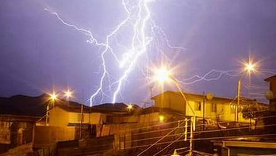 Tormenta Eléctrica, lluvias y marejadas todo el fin de semana en zona centro sur del país