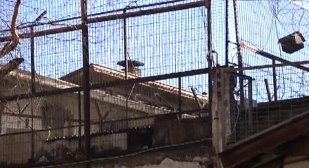 Filtran video de ingreso a Cárcel del padrastro que mato a pequeña de 9 años en Coyhaique