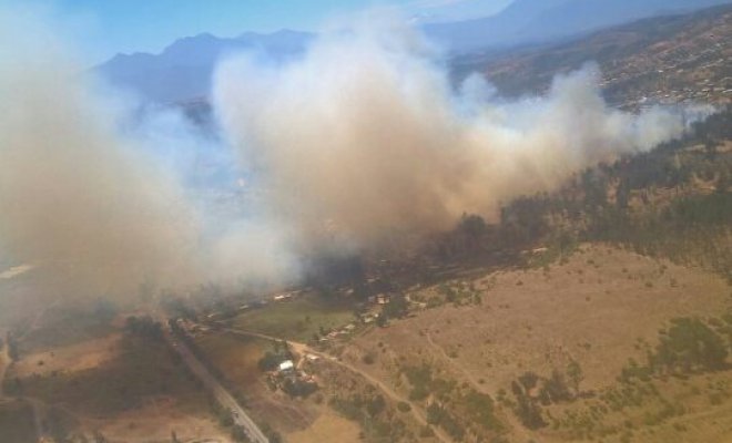 Alerta Roja en la V Región: Con Con, Limache y Valparaíso rodeado de incendios forestales