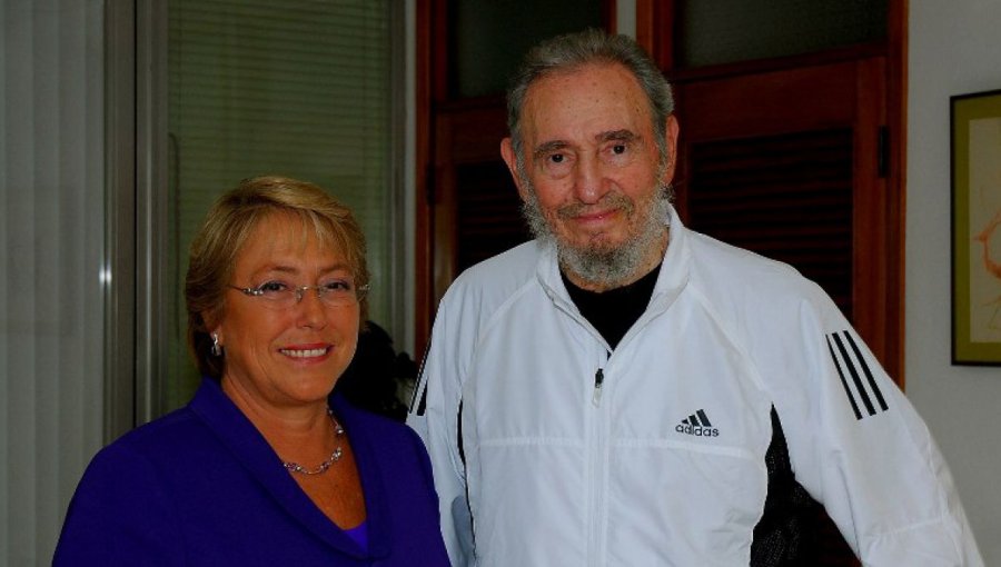 Michelle Bachelet en redes sociales trata a Fidel como "un líder por la dignidad"