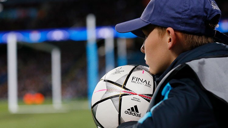 Reino Unido investiga a 83 sospechosos y 98 clubes de fútbol por abusos sexuales a menores