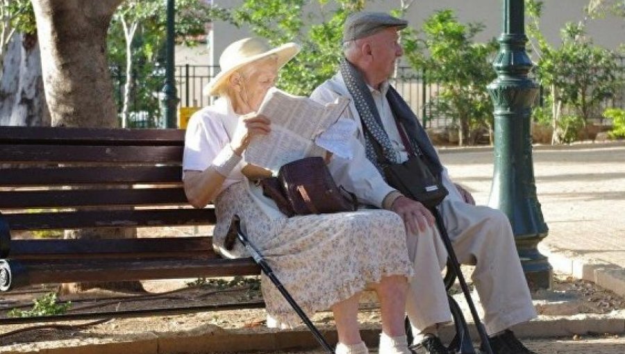 AFP: Los hombres reciben 28% más de pensión que las mujeres