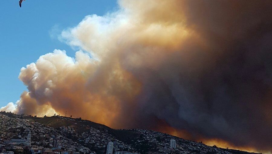 Revive el Minuto a Minuto del Incendio en Valparaíso